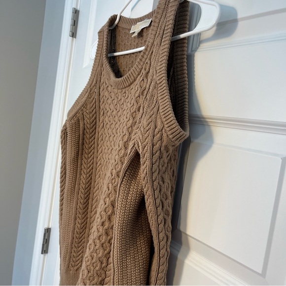 Michael Kors Light Brown Cable Knit Sweater W/ Cold Open Shoulders, Size Medium - Picture 4 of 7